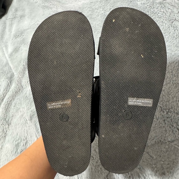 Dolce Vita Black Sandals Adjustable Straps - Picture 4 of 4